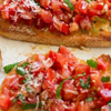 Брускета с домат конкасе